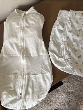 Happiest Baby Snoo Sleep Sack with two Snoo mattress sheets